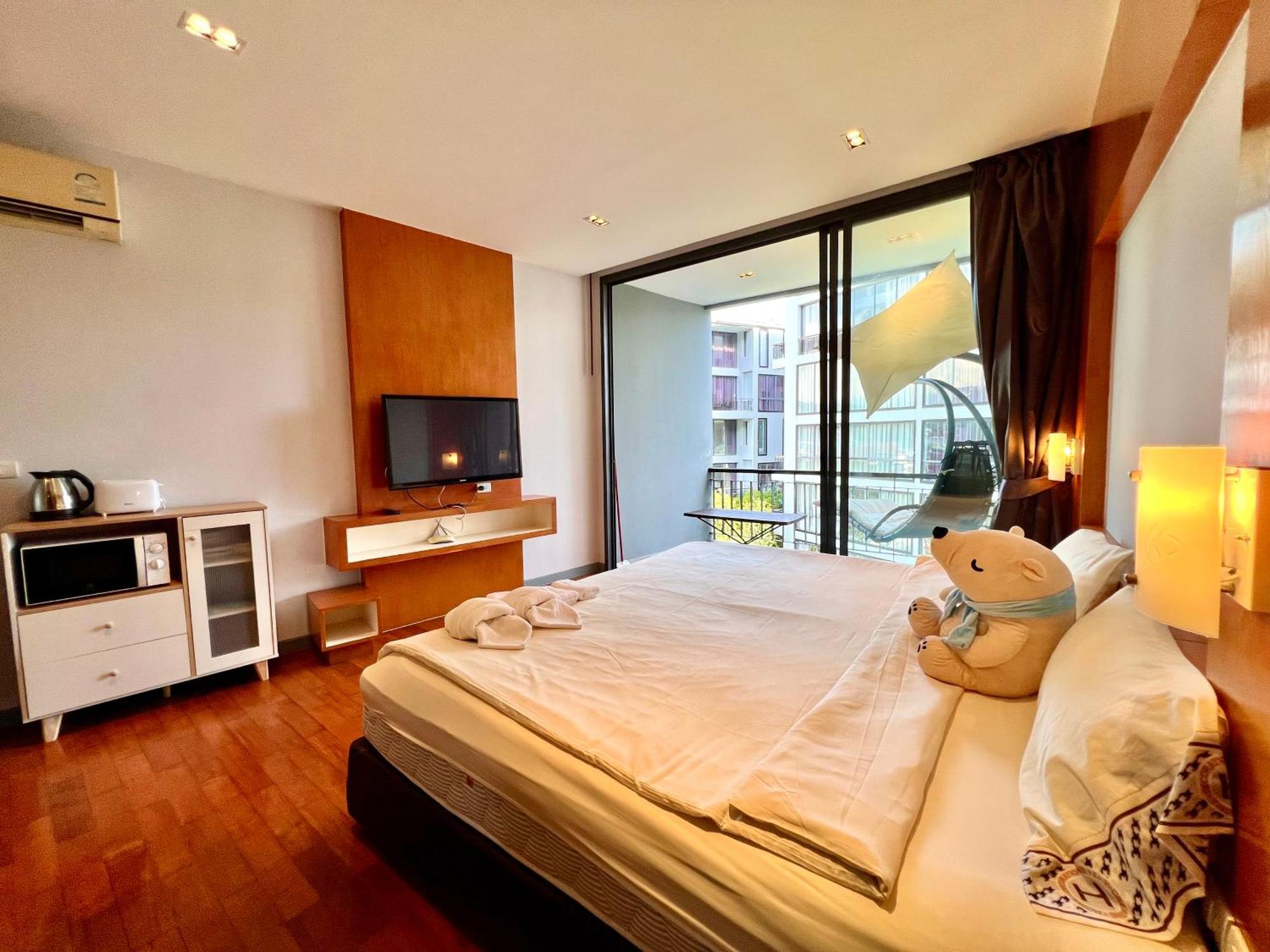 Icon Park Phuket Condo Buitenkant foto