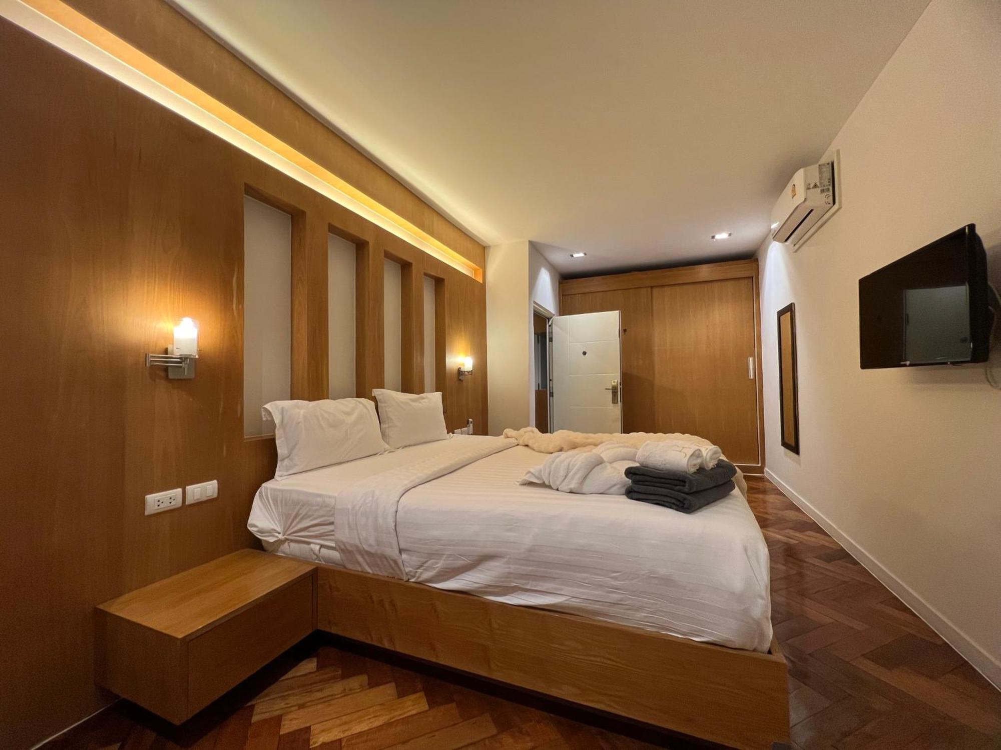 Icon Park Phuket Condo Buitenkant foto